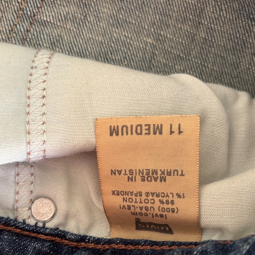 Levi's Women's Straight Leg Blue Jeans - Picture 7 of 8